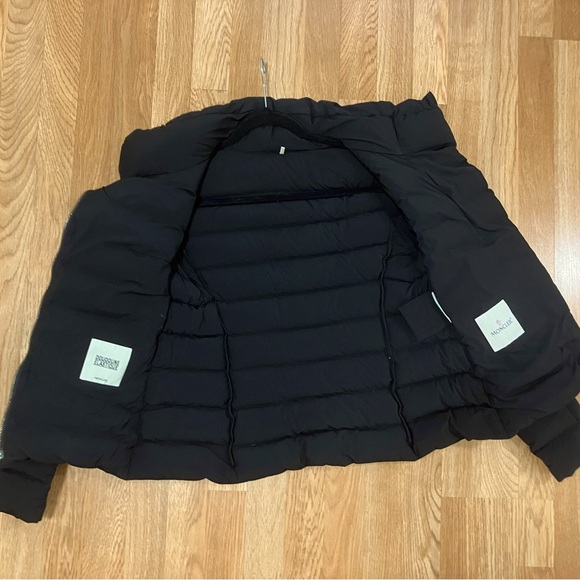 MONCLER PufferJacket - Picture 6 of 13